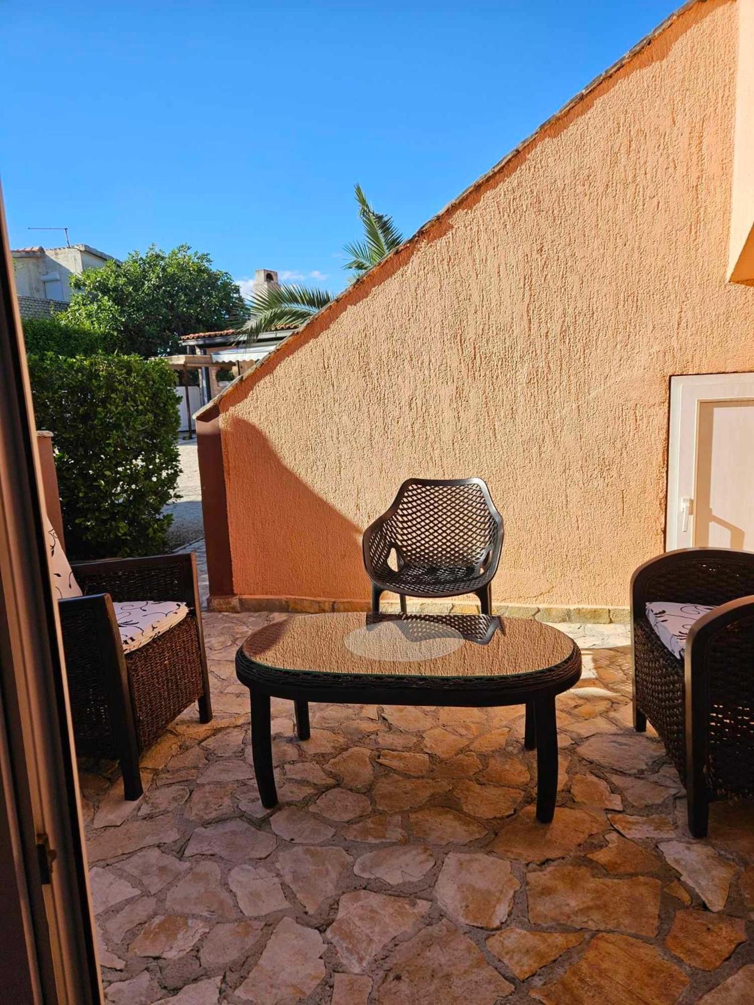Aurelia Apartments, Vir Exterior photo