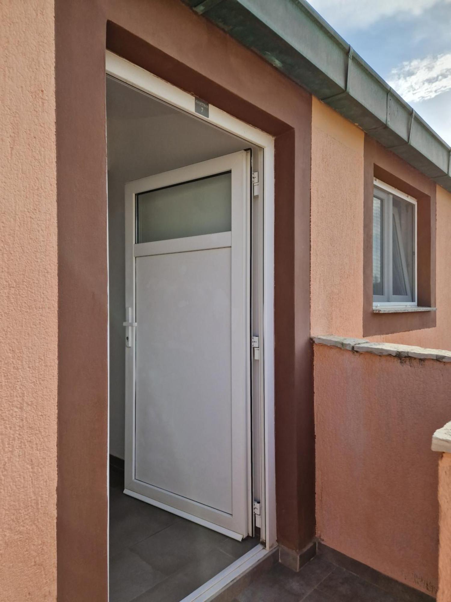 Aurelia Apartments, Vir Exterior photo