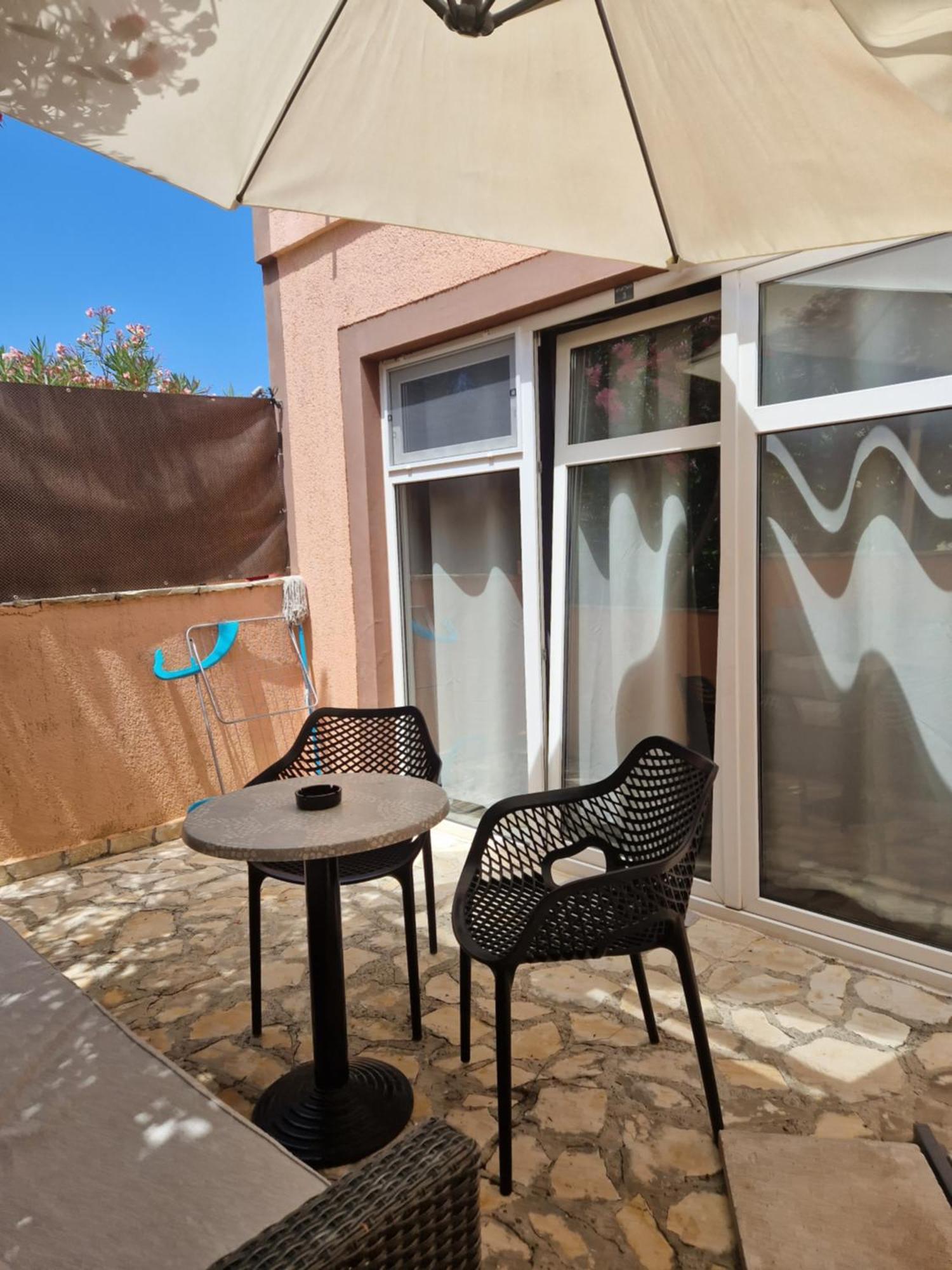 Aurelia Apartments, Vir Exterior photo