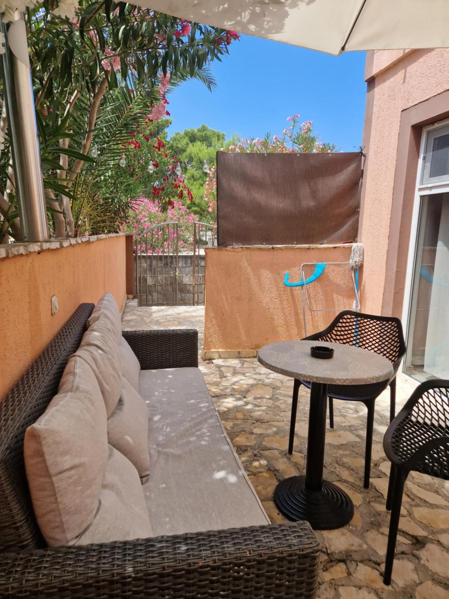 Aurelia Apartments, Vir Exterior photo