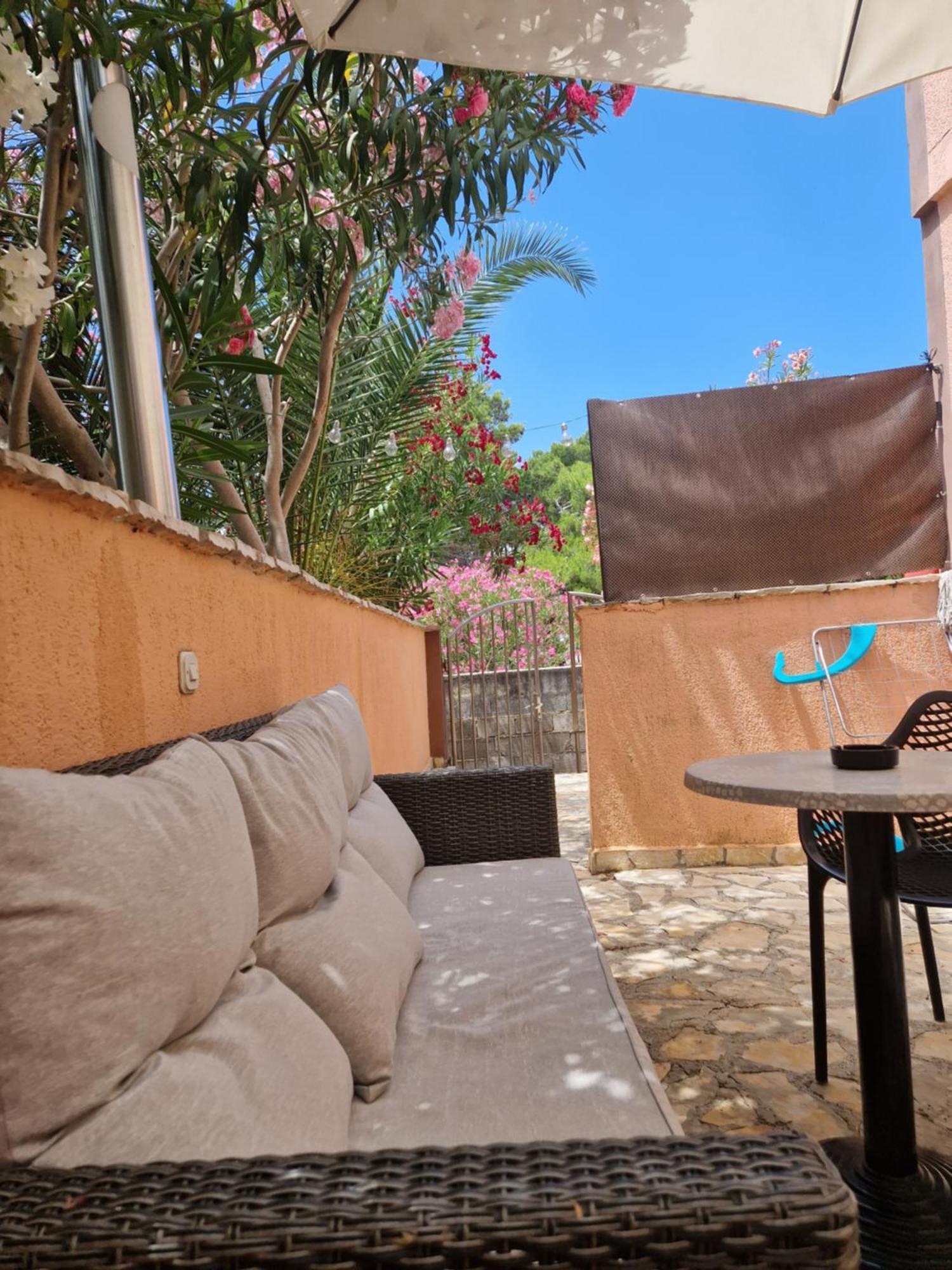 Aurelia Apartments, Vir Exterior photo