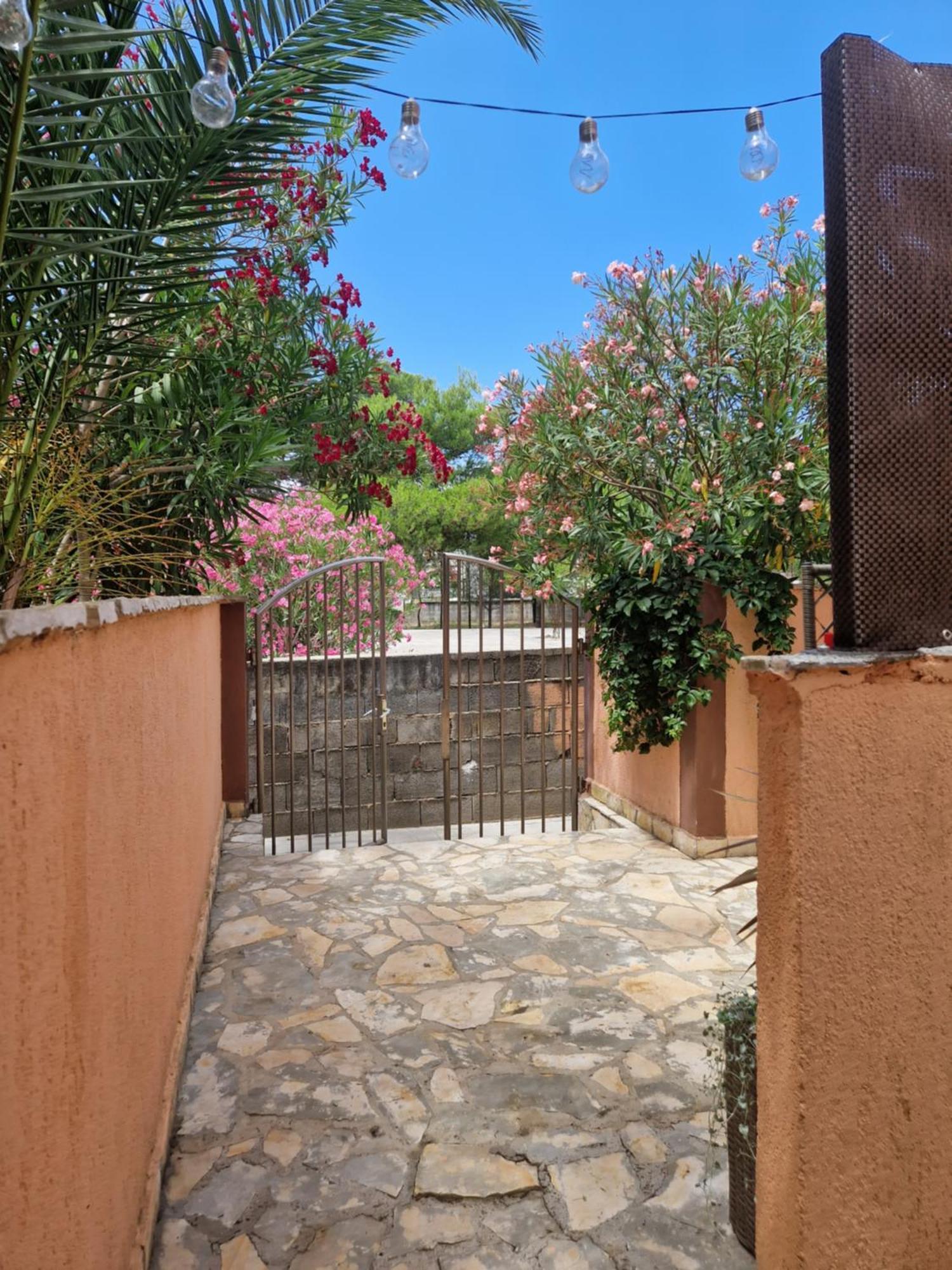 Aurelia Apartments, Vir Exterior photo